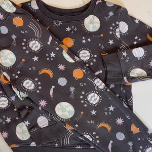 The Planets sweatsuit…so adorable ✨